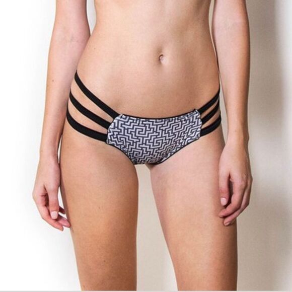 Mandalynn Bikini Bottom nwt - Picture 1 of 2